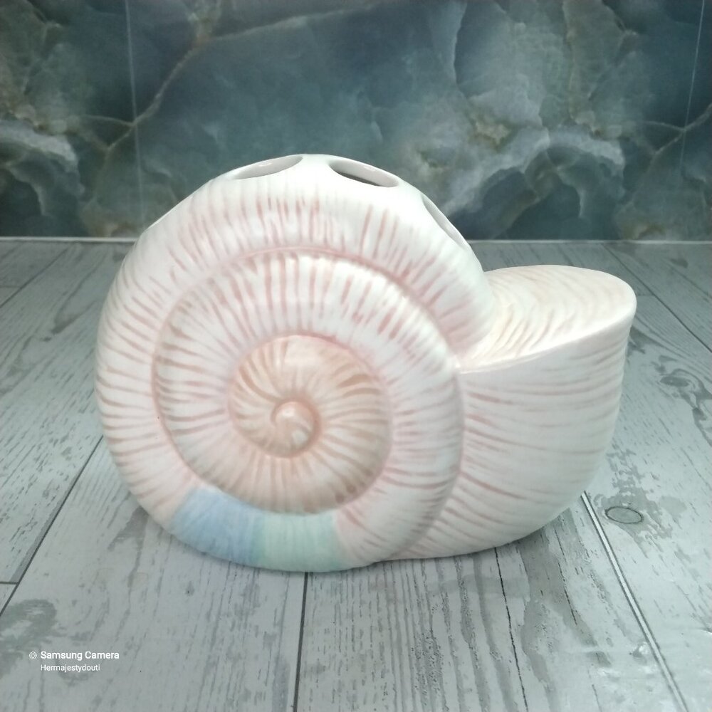 Natural Life Springs Ceramic Snail Shell Toothbrush, Pencil or Brush Holder NWOT